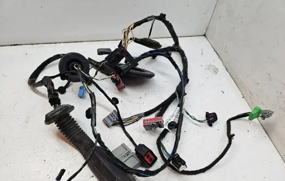 Land Rover Discovery 4 - LR4 Front door wiring loom AH2214630HC