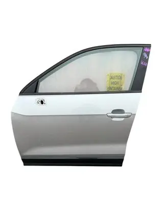 Audi Q2 - Front door