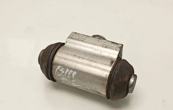 Ford Fiesta Rear brake cylinder 32660959
