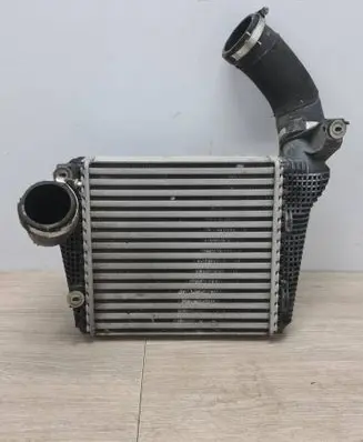 Porsche Macan (95B) Intercooler radiator 95B145804E