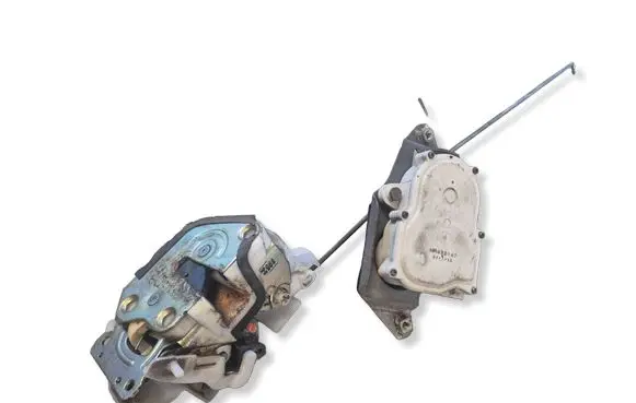 Mitsubishi L200 Rear door lock MR432147