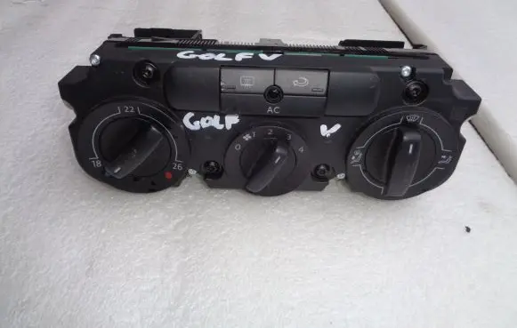 Volkswagen Golf V Climate control unit 1K0820045B