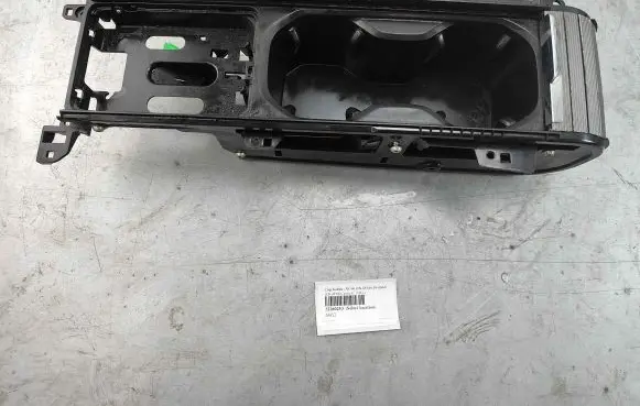 Volvo XC60 Cup holder front 32260253
