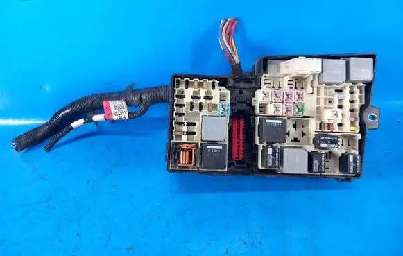 Ford Focus Fuse AV6T14A067AD