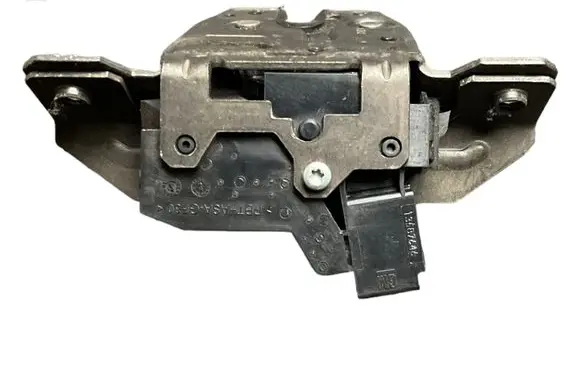 Opel Astra J Tailgate exterior lock 13587646