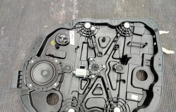 SsangYong Korando Front door window regulator with motor 7247037000
