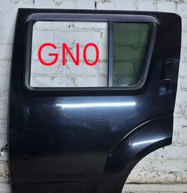 Nissan Pathfinder R51 Rear door
