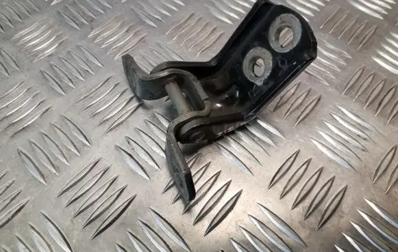 Nissan Primera Rear door lower hinge