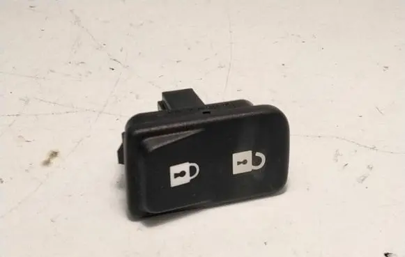 Volvo V50 Central locking switch button 30773333 30773334 03451510