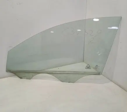 KIA Ceed Front door window glass four-door