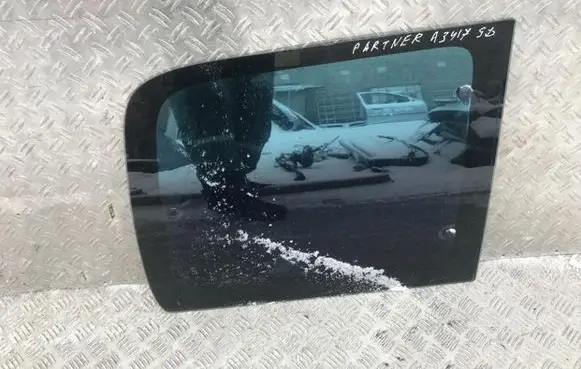 Peugeot Partner Rear side window