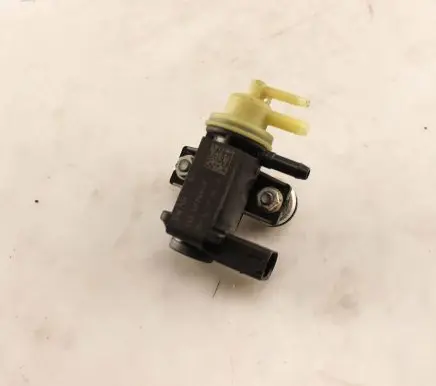 Audi A4 S4 B8 8K Turbo solenoid valve 04L131051AL