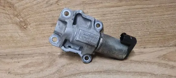 Volvo XC90 Camshaft vanos timing valve 8670421
