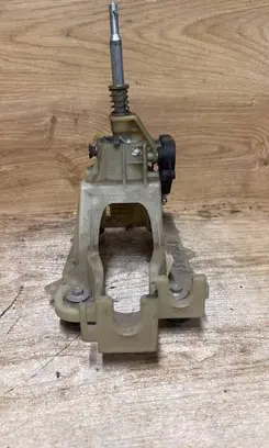 Volvo V50 Gear shifter/selector 30735217