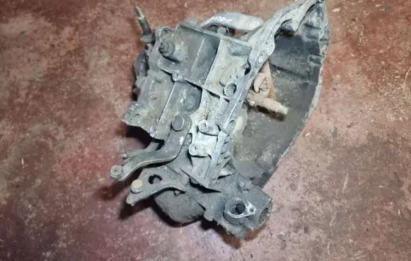 Peugeot 405 Manual 5 speed gearbox 20CJ96