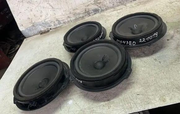 Ford Mondeo MK V Audio system kit Ds7t18808