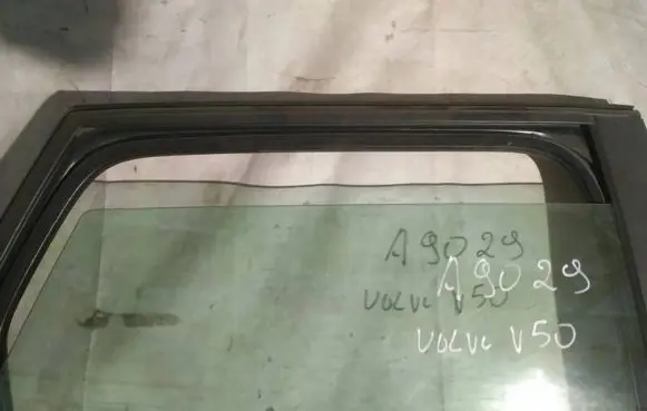 Volvo V50 Rear door window glass as2
