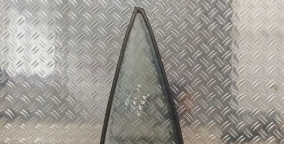 Toyota Corolla Verso E121 Rear vent window glass 43R005834