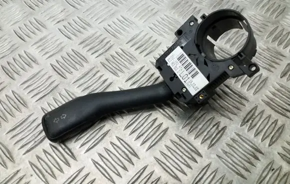 Volkswagen Golf IV Indicator stalk 8L0953513G