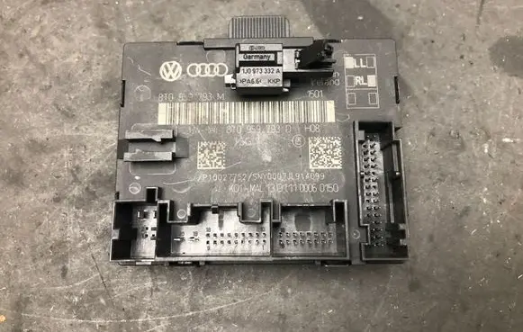 Audi A5 8T 8F Door control unit/module 8T0959793D
