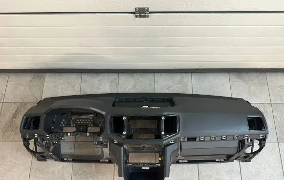 Volkswagen Amarok Dashboard 2H3857052 2H6880204D
