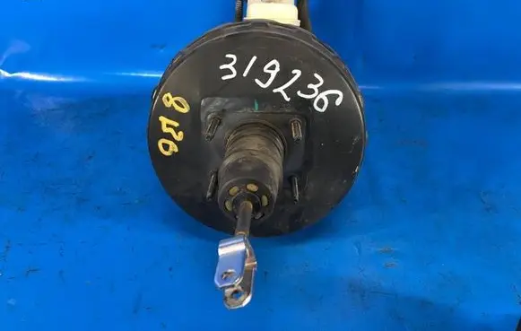 Toyota Tundra II Brake booster 446100C071