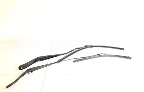 Windshield/front glass wiper blade