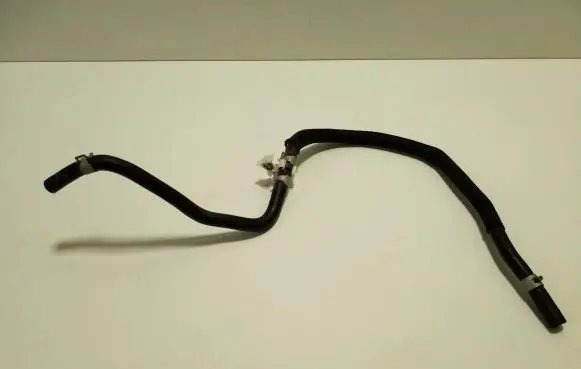 Nissan Qashqai J12 Engine coolant pipe/hose
