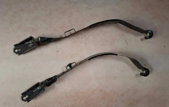 Jaguar XJ X308 Fuel tank mounting bracket 