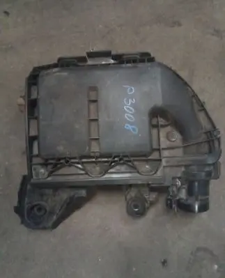 Peugeot 3008 I Air filter box 9673061080