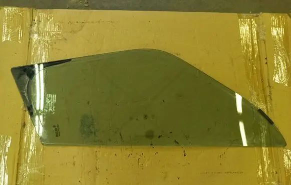 Renault Master III Front door vent window glass four-door 