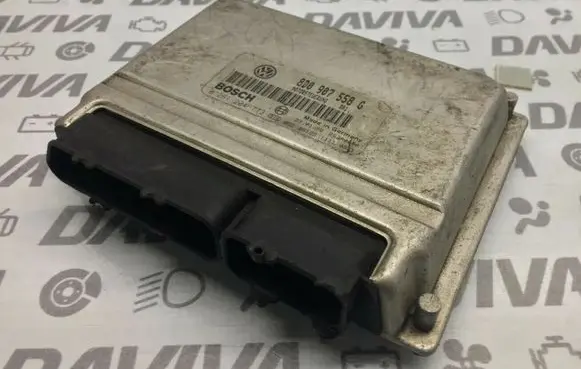 Volkswagen PASSAT B5 Engine control unit/module 8D0907558G 0261204773 26SA0000