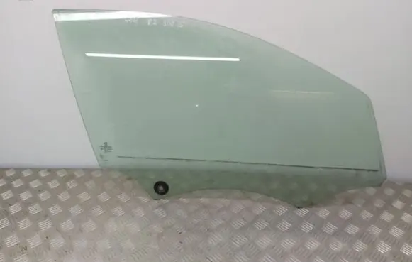 Peugeot 308 Front door window glass four-door