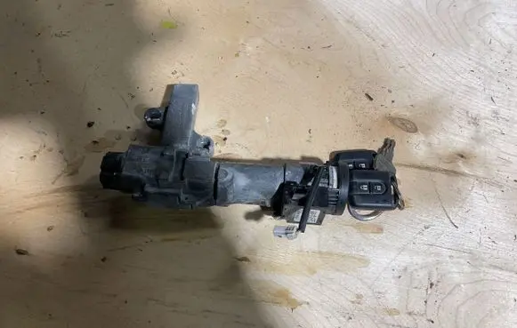 Nissan Pathfinder R51 Ignition lock