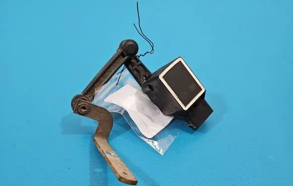 Mercedes-Benz ML W164 Headlight ballast module Xenon A0105427717 IMPRK1536023