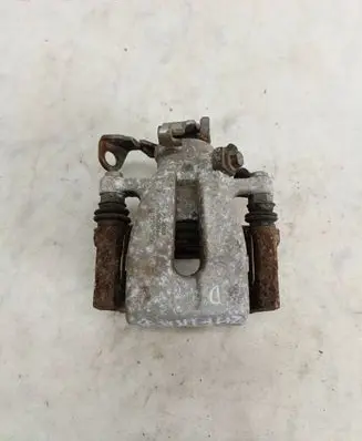 Opel Zafira B Rear brake caliper