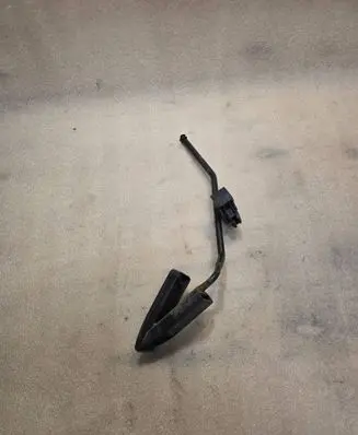 Audi A8 S8 D2 4D Accelerator throttle pedal 4D1721507