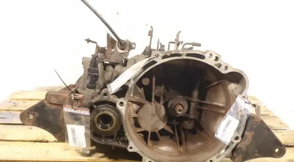 KIA Carens II Manual 5 speed gearbox 827DN-5