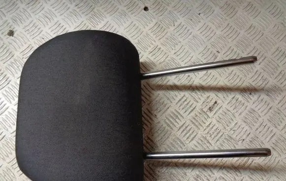 Skoda Fabia Mk2 (5J) Front seat headrest 