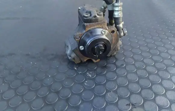 Hyundai Trajet Fuel injection high pressure pump 0445010138