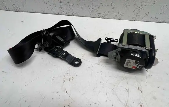 Volvo S60 Front seatbelt 616155700 P39800481