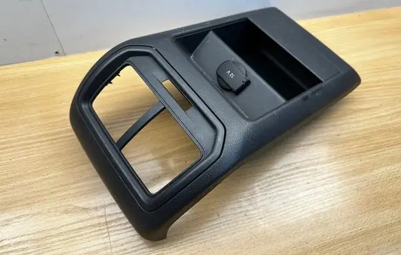 Rear air vent grill