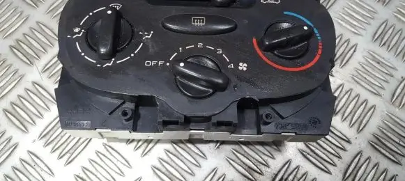 Peugeot 206 Climate control unit 1068901 10689-01