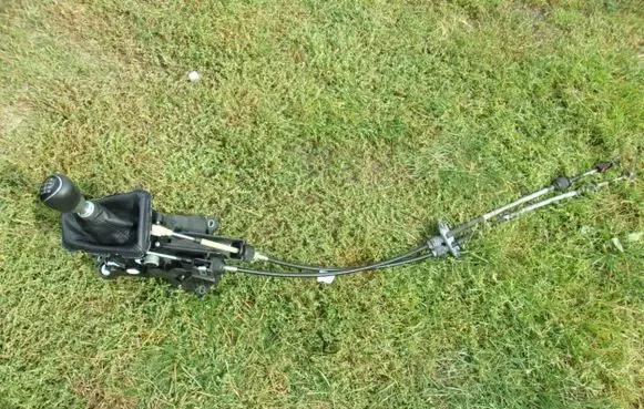 Ford Focus Gear shift cable linkage BV6R7E395GB