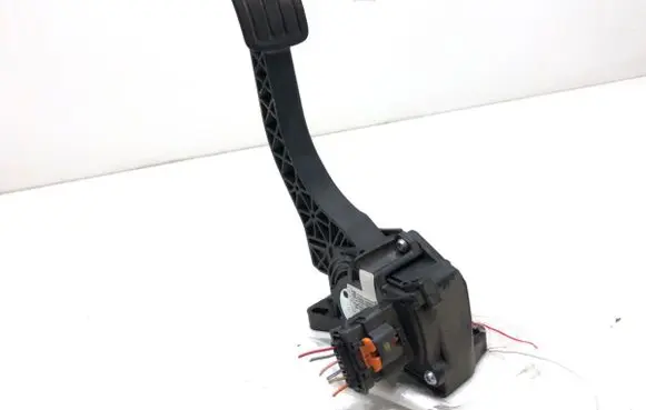Peugeot 3008 II Accelerator throttle pedal 9674829180