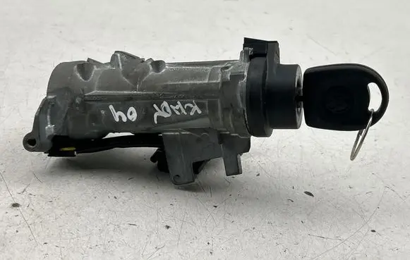 Volkswagen Caddy Ignition lock 1K0905851B