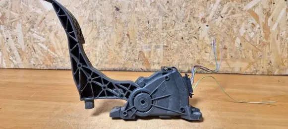 Skoda Fabia Mk2 (5J) Accelerator throttle pedal 6q1721503