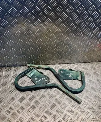 Engine bonnet/hood hinges