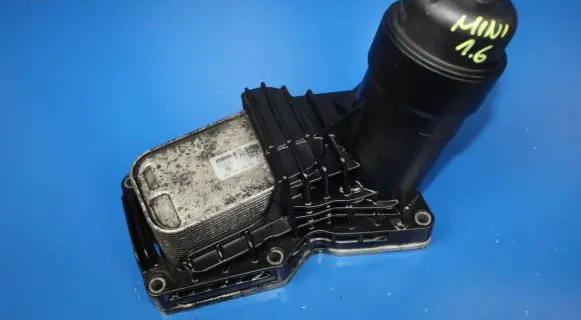 Mini One - Cooper Clubman R55 Oil filter mounting bracket 70377354