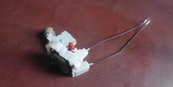 Subaru Forester SG Front door lock